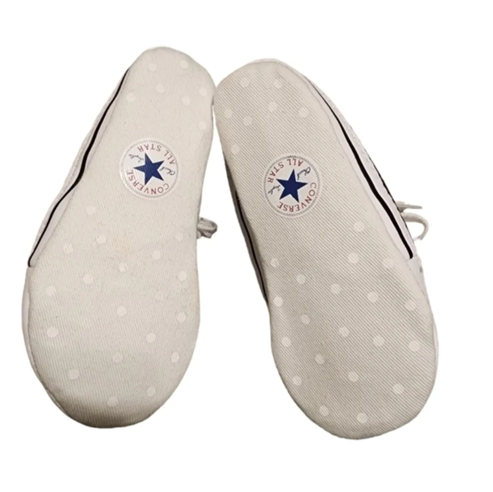 Converse all star‎ crib shoes